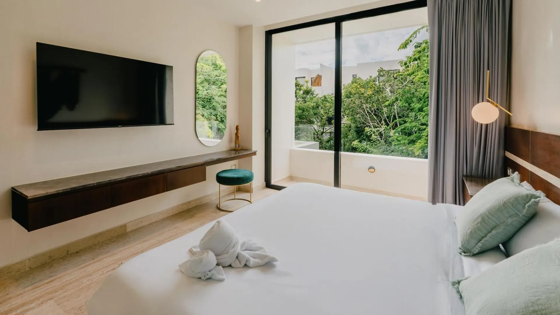 Sleek Penthouse Escape With Rooftop Pool Mexiko