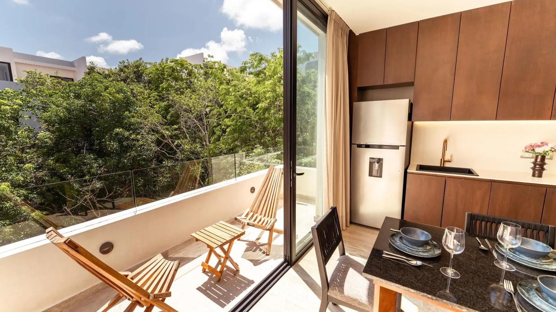 Sleek Penthouse Escape With Rooftop Pool Tulum